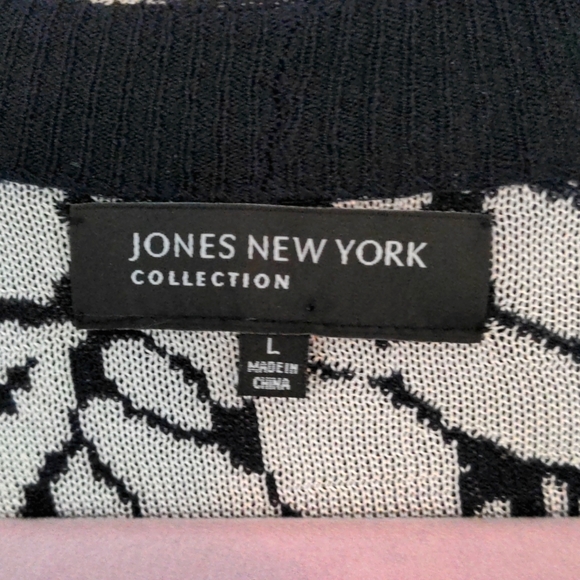 Black & White Flowered Cardigan - new with tags - Picture 3 of 6